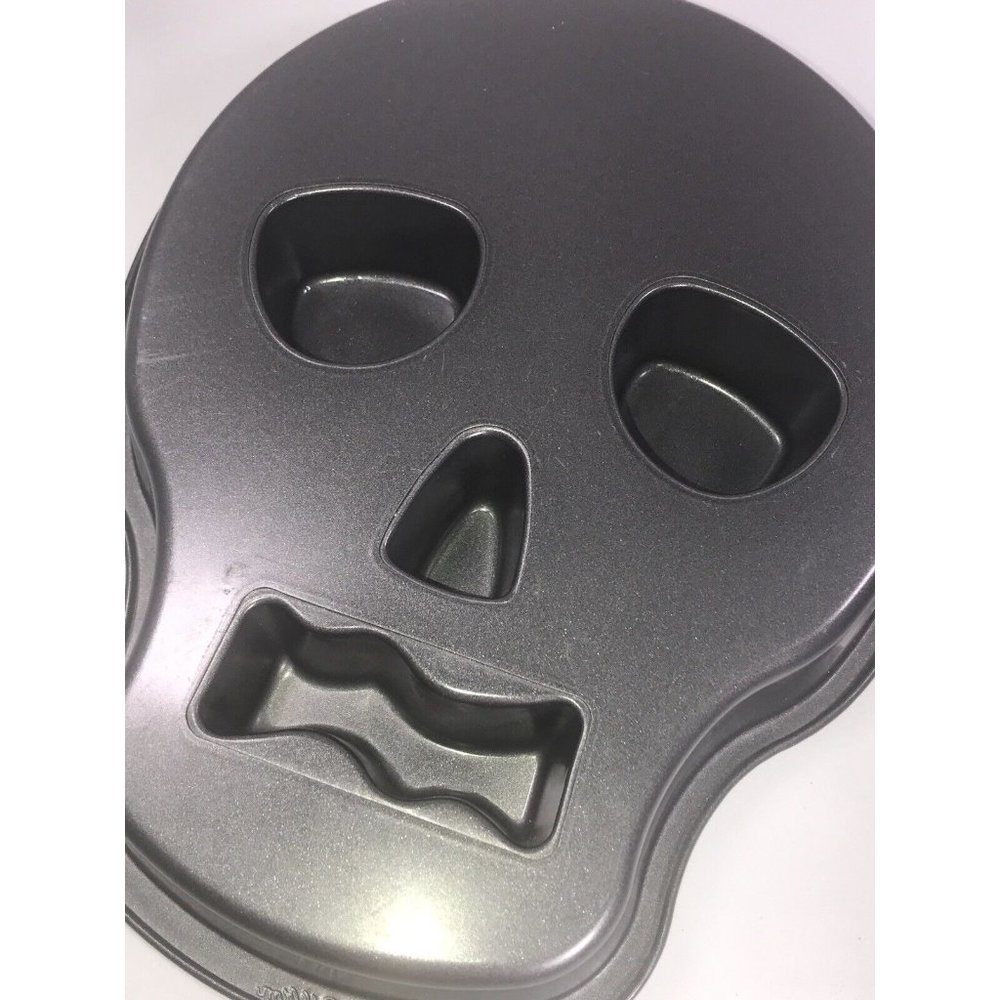 Wilton Skull Metal Cake Pan Halloween Day Of Dead Non-stock Skull Gelatin Mold - Picture 7 of 7